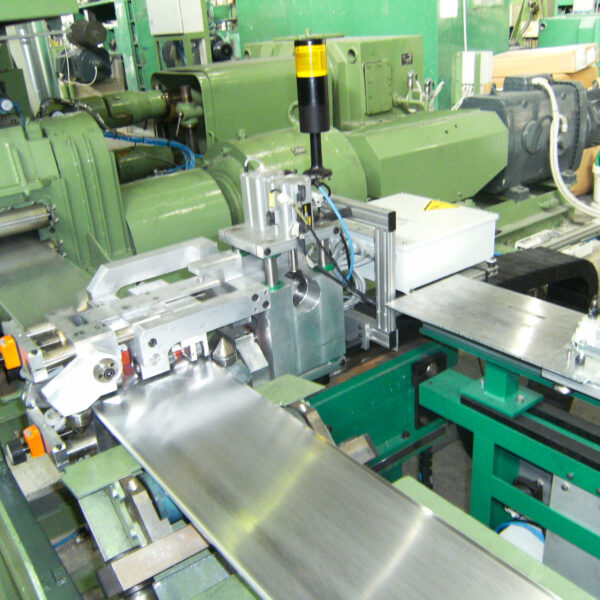 Surface and sub-surface defects detection on strip by Eddy Current