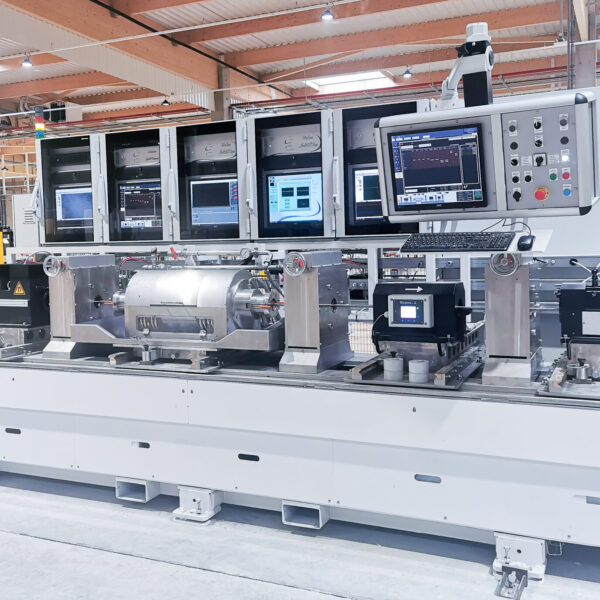 Combined Eddy current and Ultrasonic testing bench