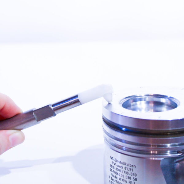 Pencil probe for surface defects detection