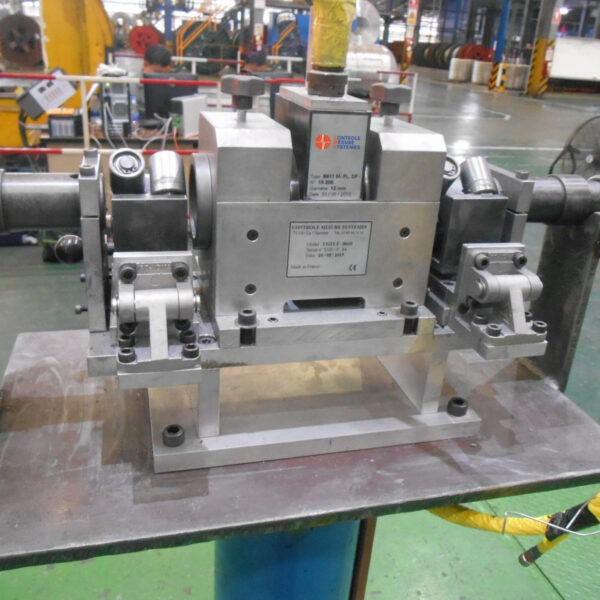 Eddy Current inspection of non-magnetic products for short and transverse defects detection